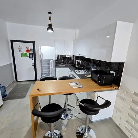 Neuron 1-bedroom Pool View In Caesar