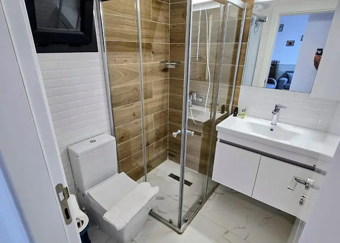 Neuron 1-bedroom Pool View In Caesar Apartament *