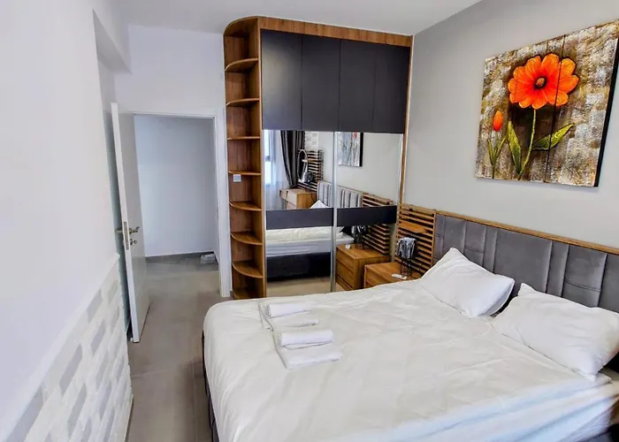 Neuron 1-bedroom Pool View In Caesar Apartament