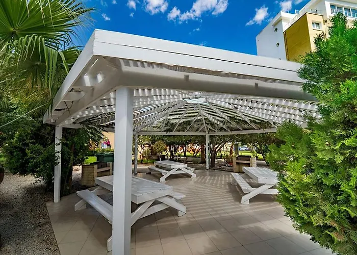 Neuron 1-bedroom Pool View In Caesar Perivolia tou Trikomou